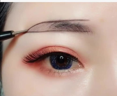 网红眉,引领时尚潮流的眉型解析